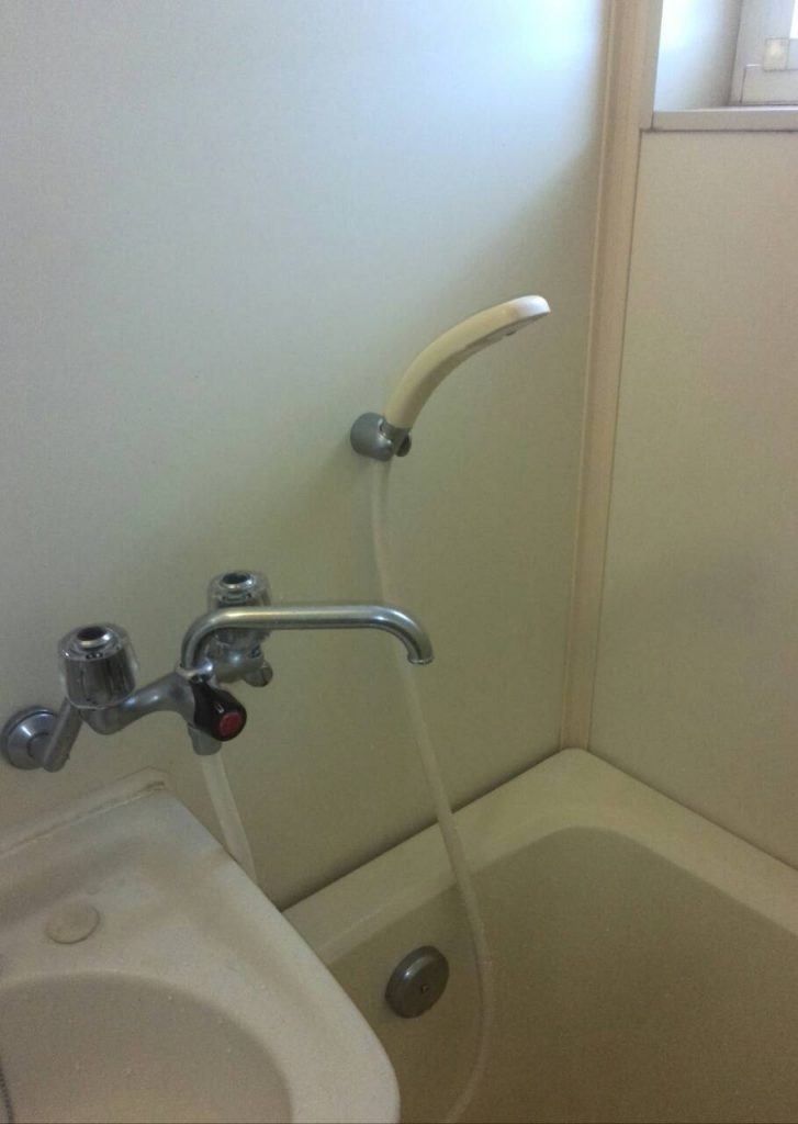 世田谷区　浴室シャワーホース交換工事