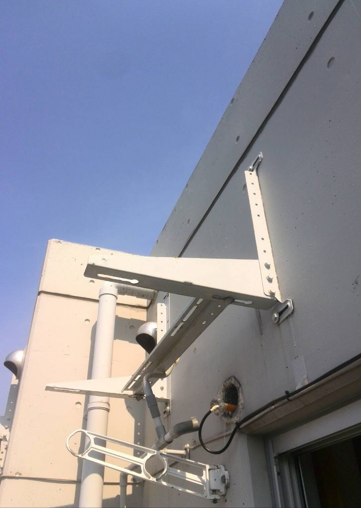 品川区　エアコン吊り台手すり塗装工事